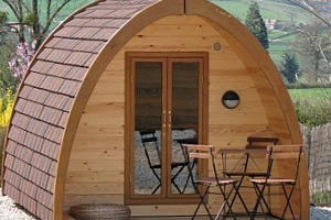 Chalet en bois en demi tube, type pod scandinave, avec chambre ou sauna ou grill KOTA grill, grillhote.com